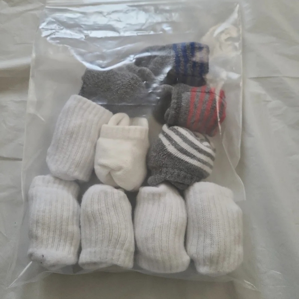 CARTER'S BABY SOCKS - 12-24 MONTHS - 10 PAIR